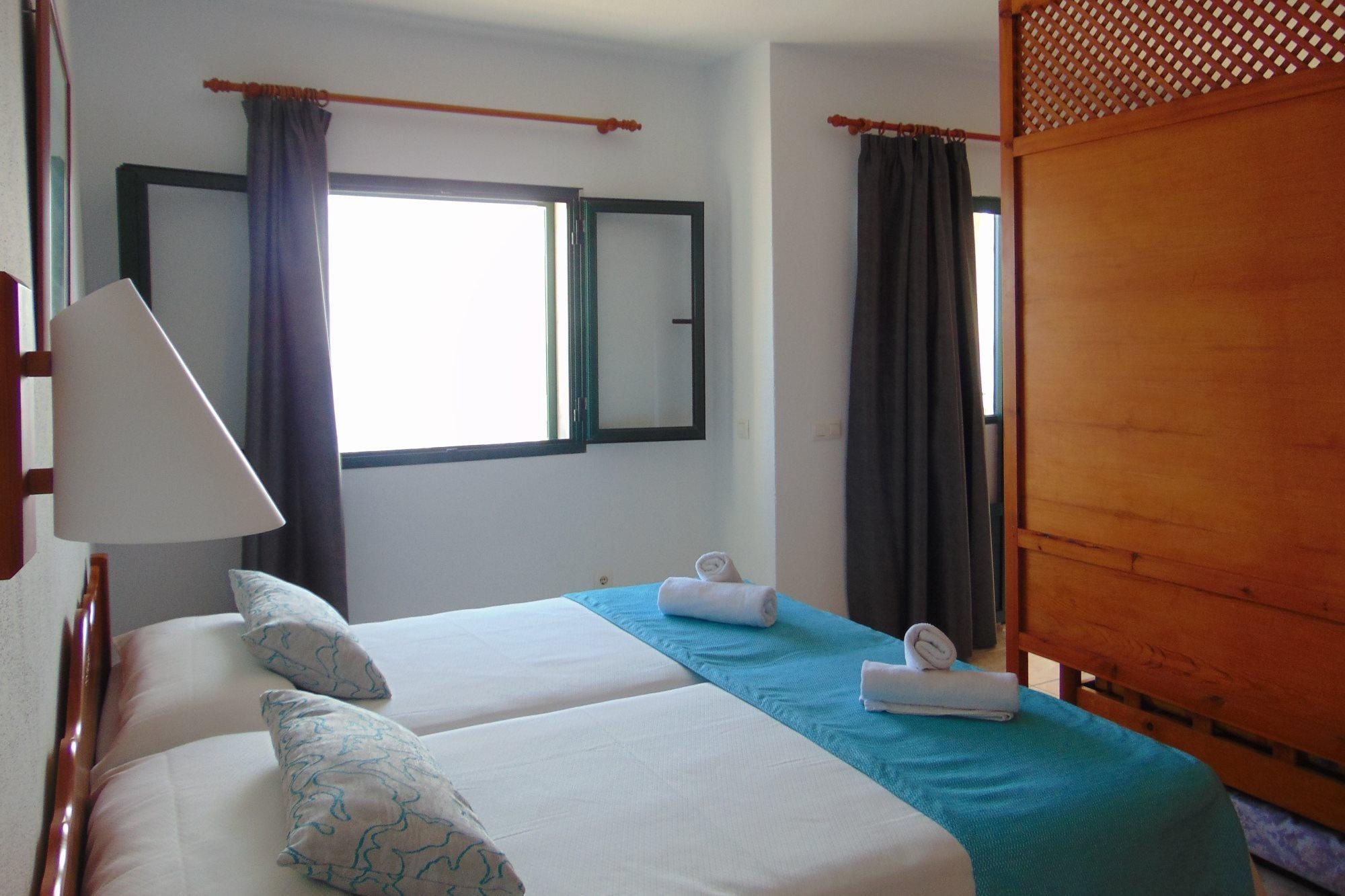 Apartamentos Moon Dreams Cabo De Banos كالا إن بلانيس المظهر الخارجي الصورة