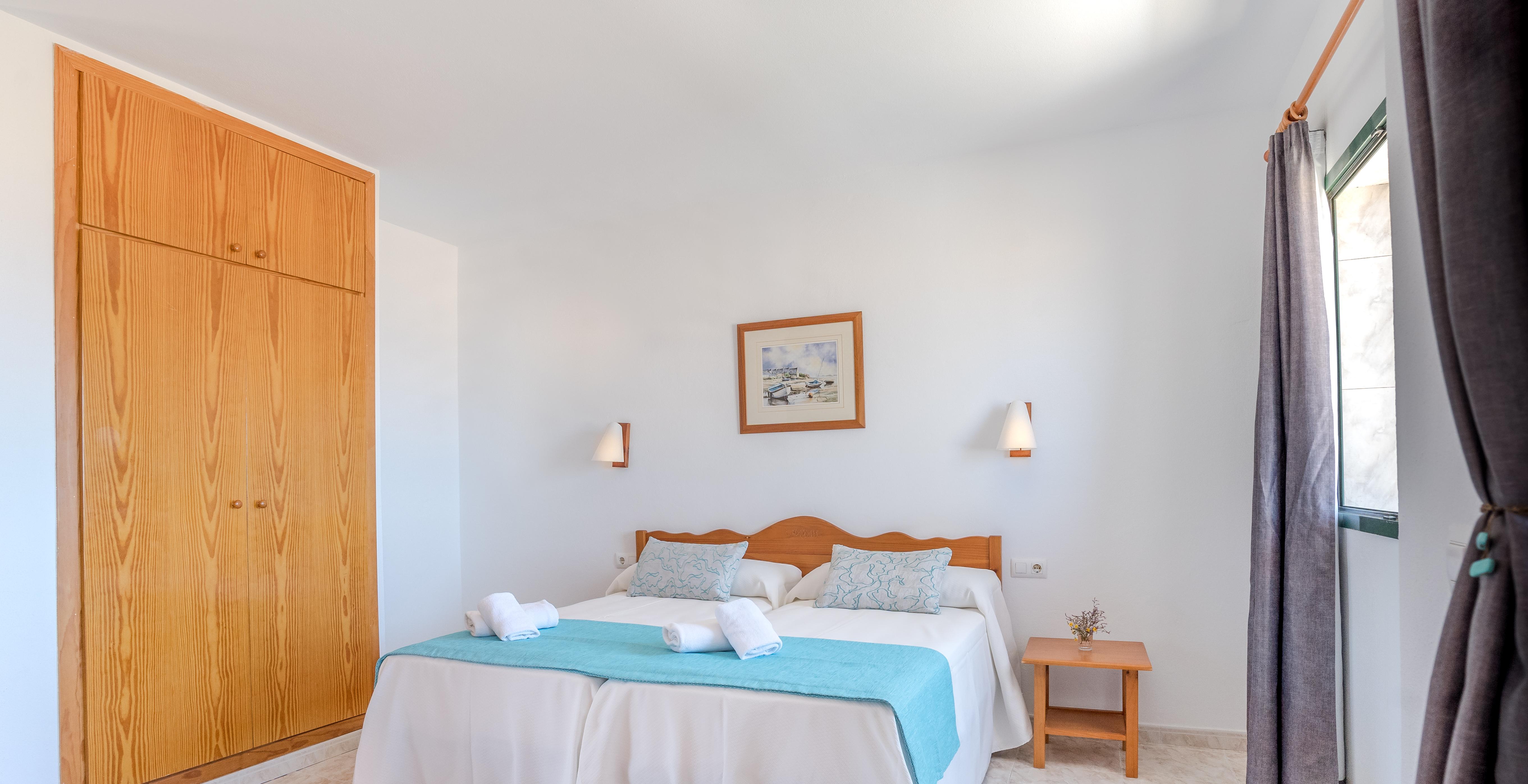 Apartamentos Moon Dreams Cabo De Banos كالا إن بلانيس المظهر الخارجي الصورة