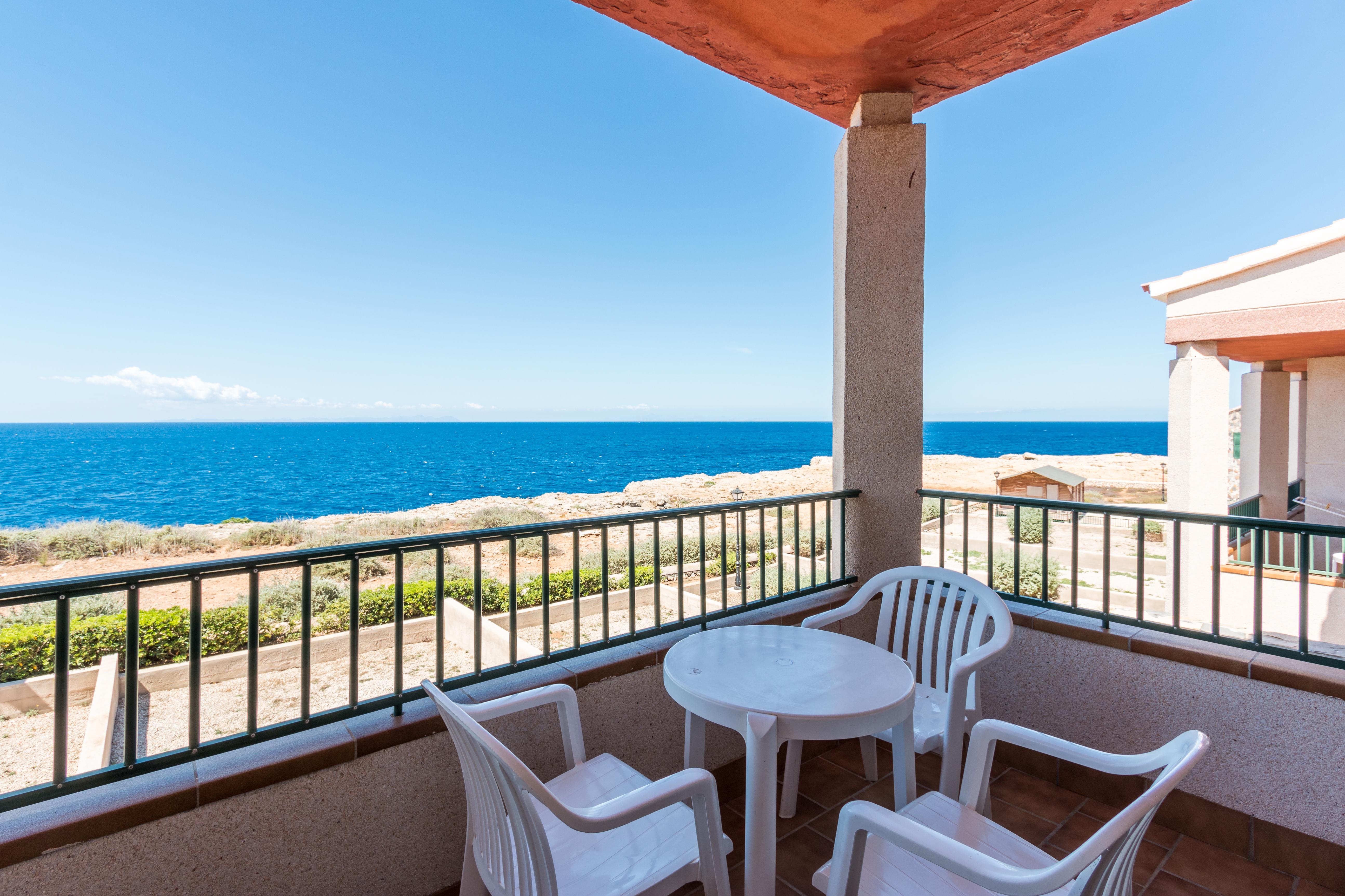 Apartamentos Moon Dreams Cabo De Banos كالا إن بلانيس المظهر الخارجي الصورة