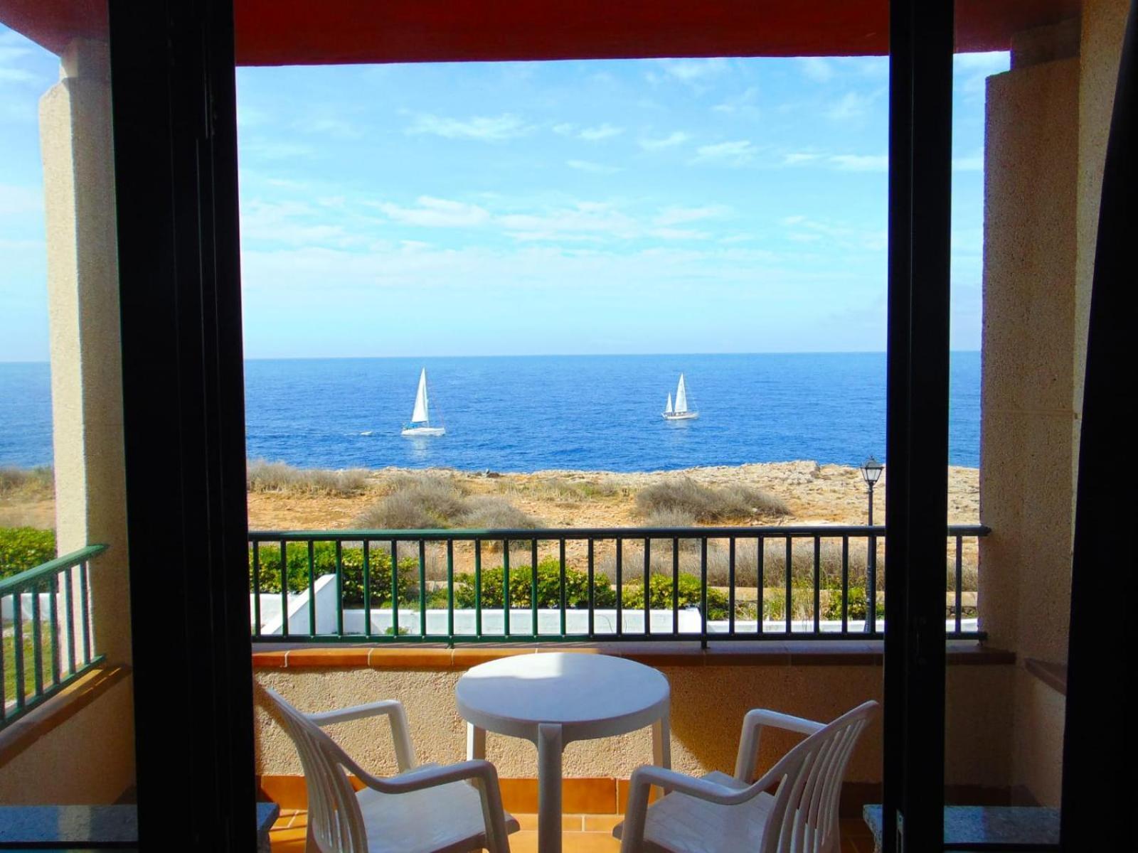 Apartamentos Moon Dreams Cabo De Banos كالا إن بلانيس المظهر الخارجي الصورة