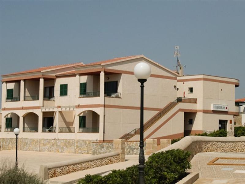 Apartamentos Moon Dreams Cabo De Banos كالا إن بلانيس المظهر الخارجي الصورة