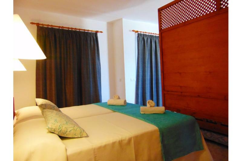 Apartamentos Moon Dreams Cabo De Banos كالا إن بلانيس المظهر الخارجي الصورة